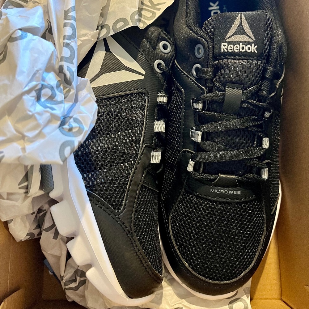 Women’s Athletic Shoes Size 6